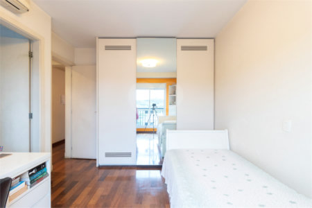 Apartamento à venda com 4 quartos, sendo 2 suítes,  em Alto de Pinheiros, São Paulo, SP