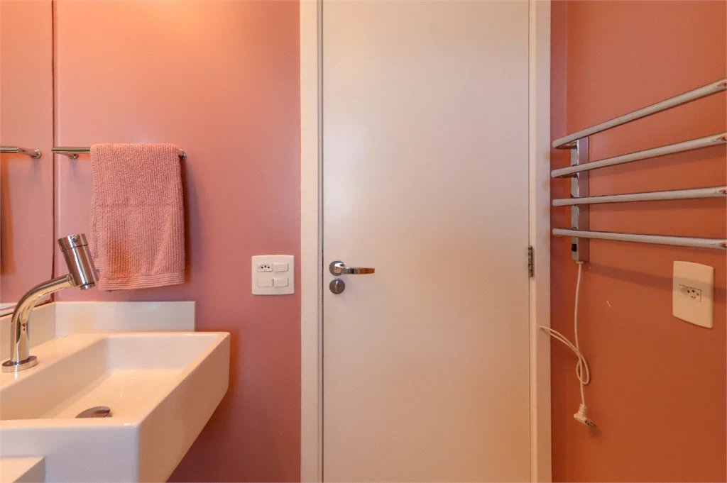 Apartamento à venda com 3 quartos, sendo 1 suíte, em Vila Anastácio, São Paulo, SP