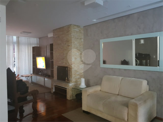 Casa à venda com 3 suítes em Campo Belo, São Paulo, SP