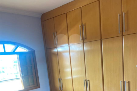 Sobrado à venda com 3 quartos, sendo 1 suíte,  em Jardim Selma Helena, Poá, SP
