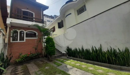 Sobrado à venda ou para alugar com 3 suítes em Jardim França, São Paulo, SP