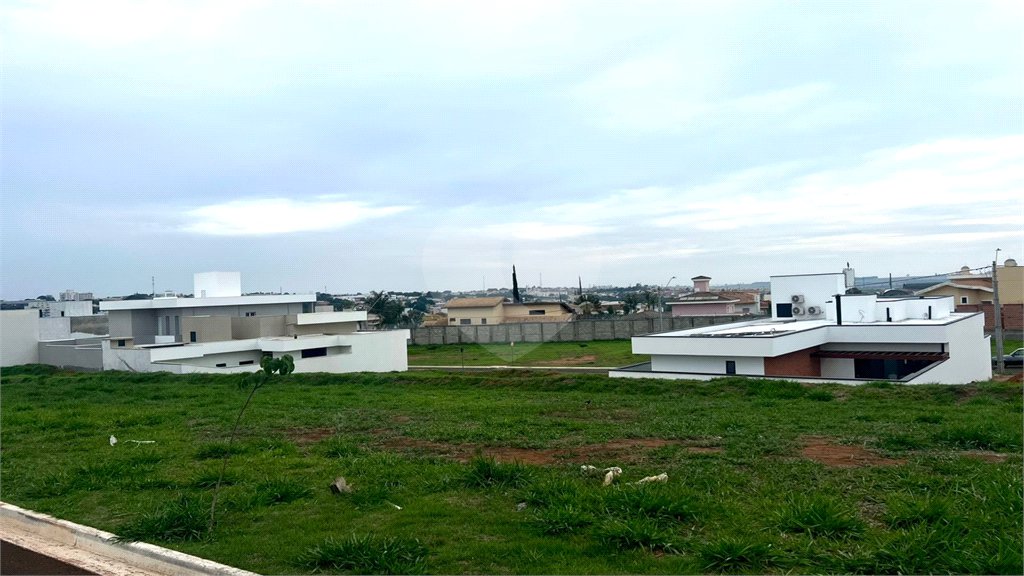 Terreno a venda no Condomínio Monte das Araucárias
