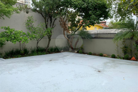 Sobrado à venda ou para alugar com 7 quartos, sendo 3 suítes, em Vila Mariana, São Paulo, SP