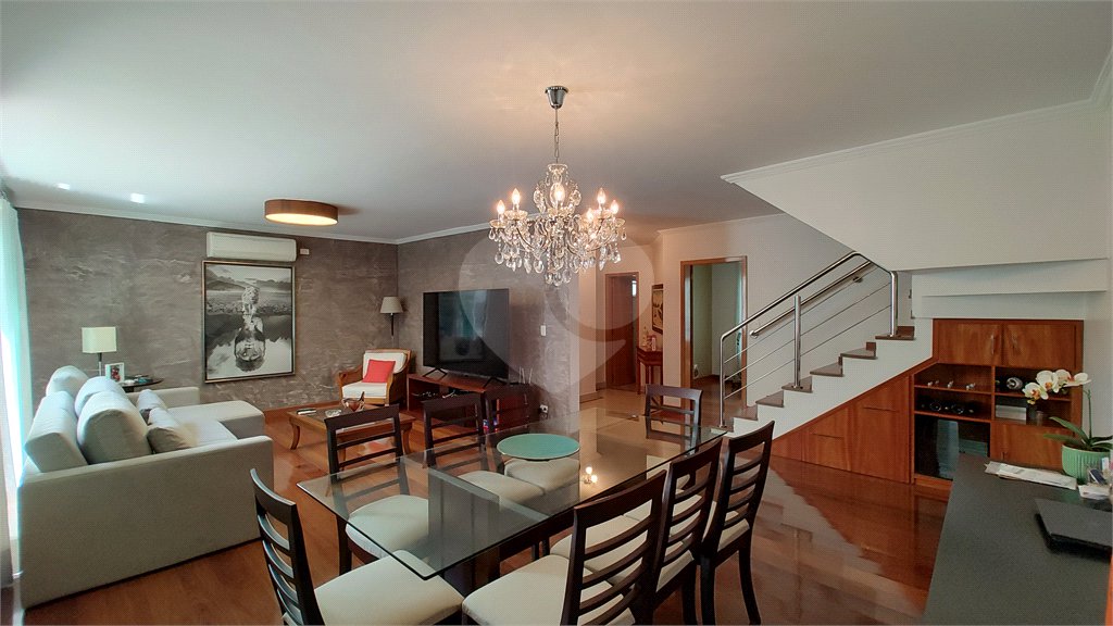 Sobrado à venda com 4 suítes em Moema, São Paulo, SP