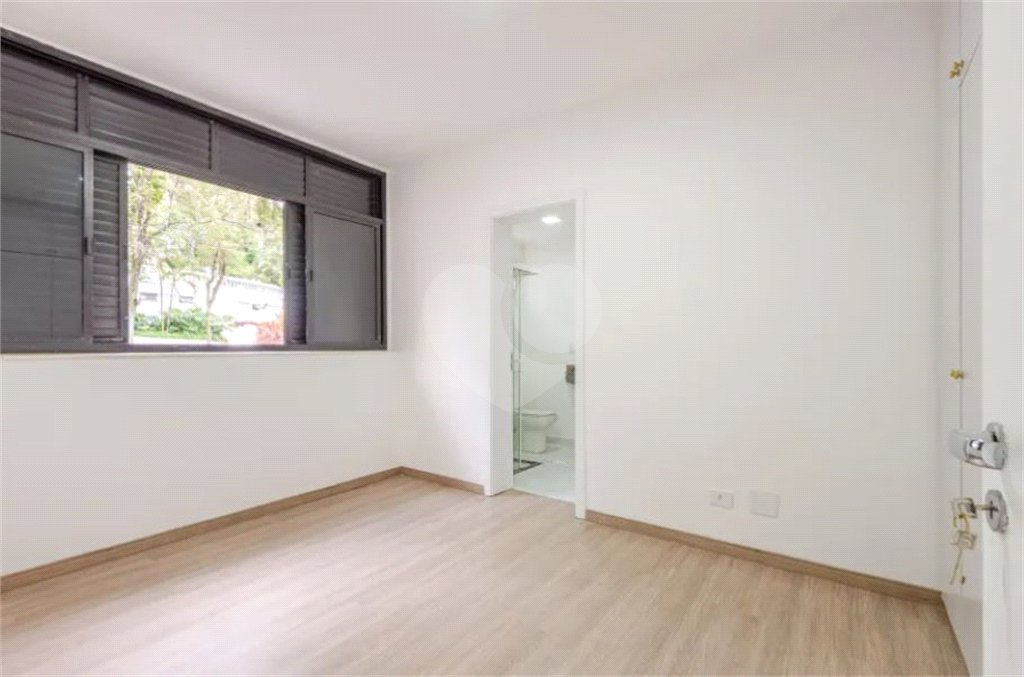Apartamento à venda com 3 suítes em Real Parque, São Paulo, SP