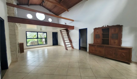 Casa para alugar com 3 quartos, sendo 1 suíte, no condomínio Alpes da Cantareira, Mairiporã - SP