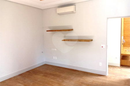 Casa de Vila à venda com 4 suítes em Granja Julieta, São Paulo, SP
