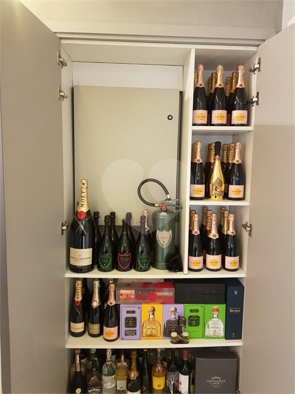 Apartamento à venda com 2 quartos, sendo 1 suíte, em Higienópolis, São Paulo, SP