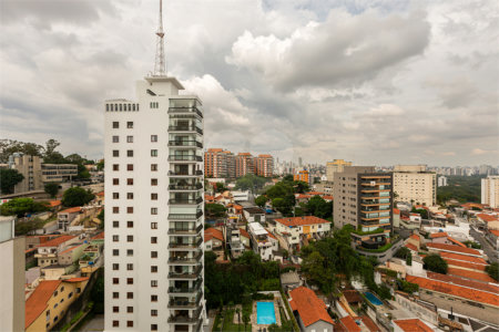 Apartamento à venda com 3 quartos, sendo 2 suítes, em Alto da Lapa, São Paulo, SP