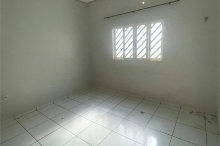 Casa para alugar com 3 quartos, sendo 1 suíte, em Setor Industrial, Balsas, MA