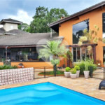Casa à venda com 8 quartos, sendo 4 suítes, em Roseira, Mairiporã, SP