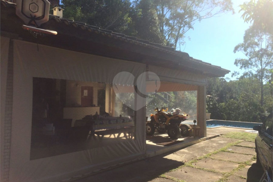 Sobrado à venda com 4 quartos, sendo 2 suítes, em Serra da Cantareira, Mairiporã, SP