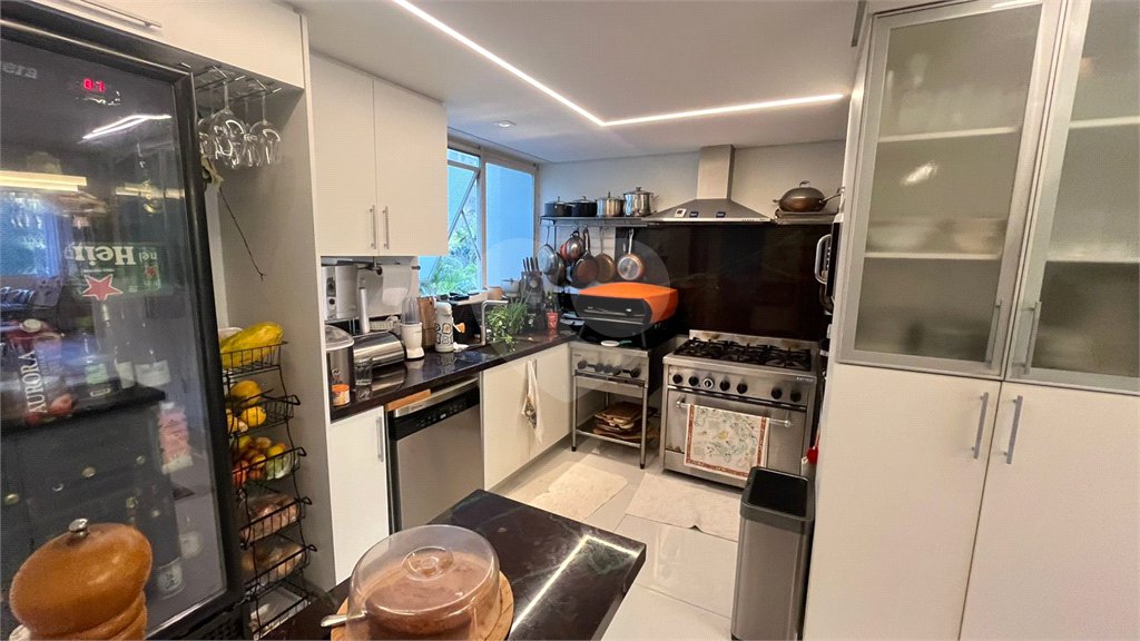 Apartamento à venda com 3 suítes em Vila Suzana, São Paulo, SP