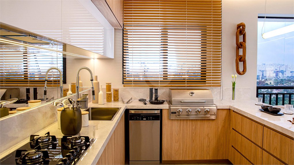 Apartamento à venda com 3 suítes em Jardim Guedala, São Paulo, SP