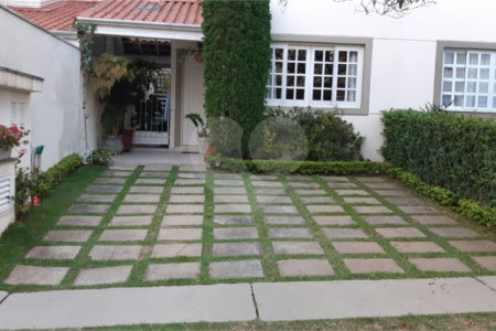 Casa à venda com 3 quartos, sendo 1 suíte, no condomínio Reserva das Flores - Casas, Guarulhos - SP