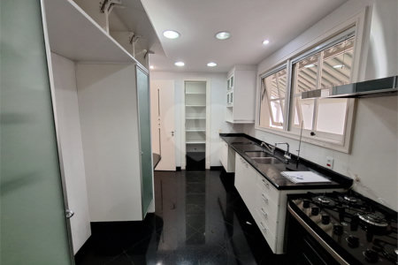 Casa à venda com 4 suítes no condomínio Villagio DI Sopra, São Paulo - SP