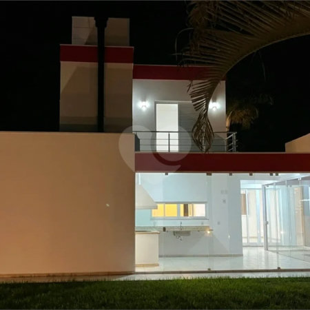 Casa para alugar com 3 suítes no condomínio Figueira Garden, Atibaia - SP