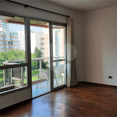 Apartamento à venda com 3 quartos, sendo 1 suíte, em Jardim Marajoara, São Paulo, SP