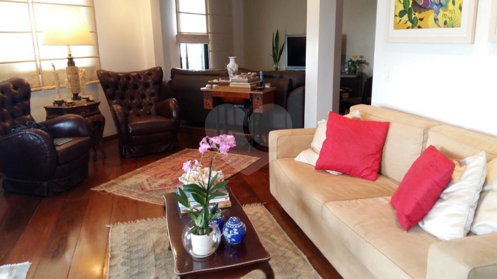 Apartamento à venda com 3 quartos, sendo 2 suítes, em Jardim Parque Morumbi, São Paulo, SP