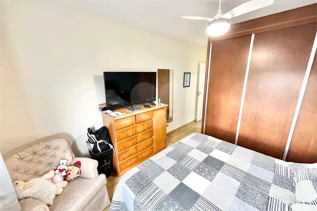 Sobrado à venda com 3 quartos, sendo 1 suíte, em Vila Vitório Mazzei, São Paulo, SP