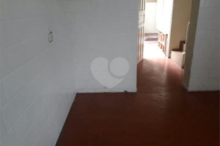 Casa Térrea à venda com 4 quartos, sendo 1 suíte, em Vila Constança, São Paulo, SP