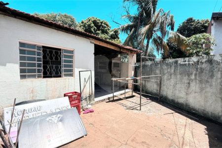 Casa à venda com 2 quartos, sendo 1 suíte, no Centro, Três Lagoas, MS