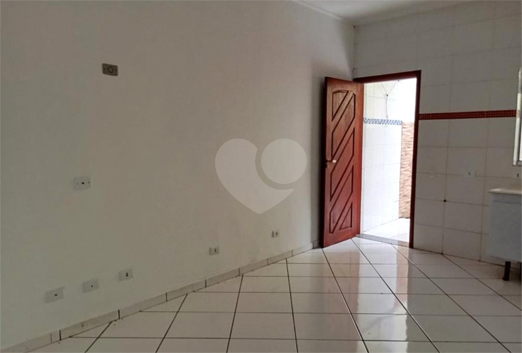 Sobrado à venda com 3 quartos, sendo 1 suíte, em Jardim Las Vegas, Santo André, SP