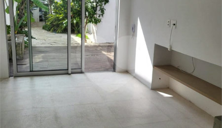 Sobrado à venda ou para alugar com 3 quartos, sendo 1 suíte,  em Água Branca, São Paulo, SP
