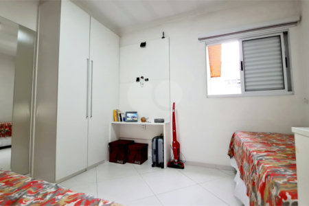 Sobrado à venda com 3 quartos, sendo 1 suíte,  em Jardim Leocádia, Sorocaba, SP