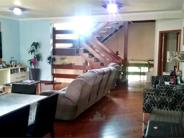 Sobrado à venda com 6 quartos, sendo 4 suítes,  em Tremembé, São Paulo, SP