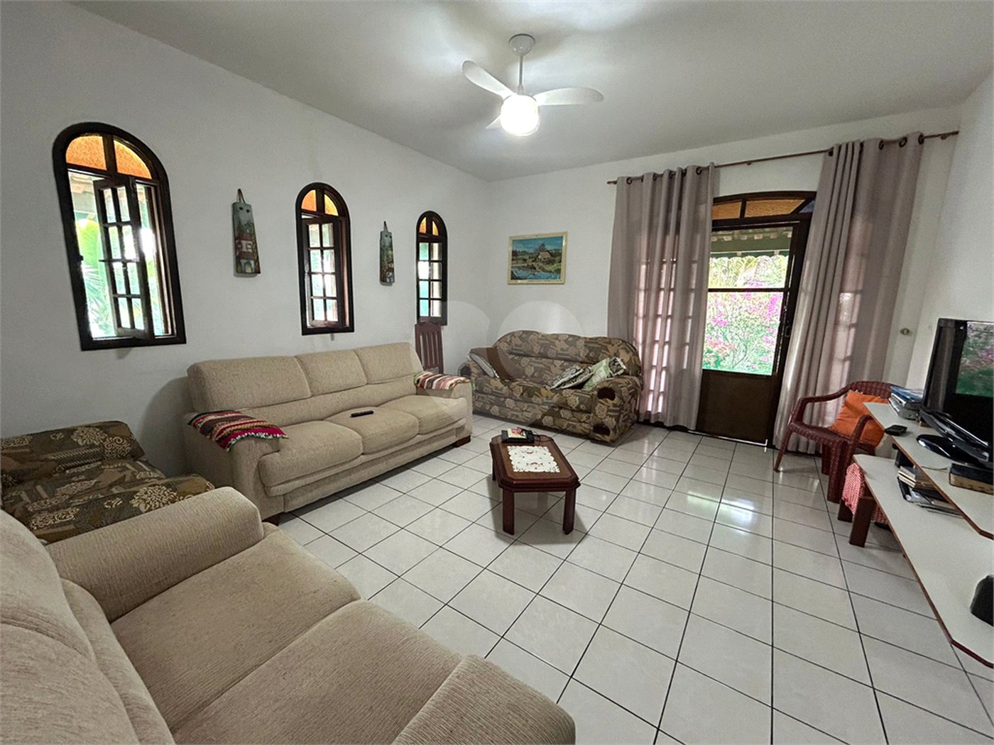 Casa em condomínio à venda com 3 quartos, sendo 1 suíte,  no Centro, Bom Jesus dos Perdões, SP
