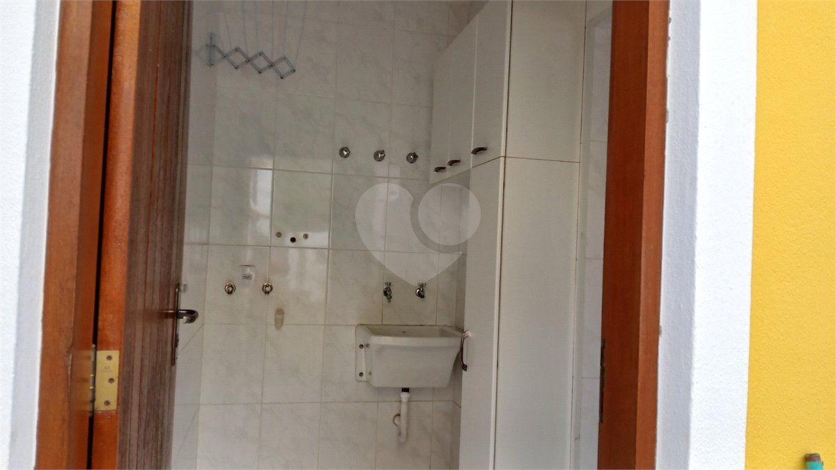 Casa em condomínio para alugar com 3 quartos, sendo 1 suíte, em Vila Petrópolis, Atibaia, SP