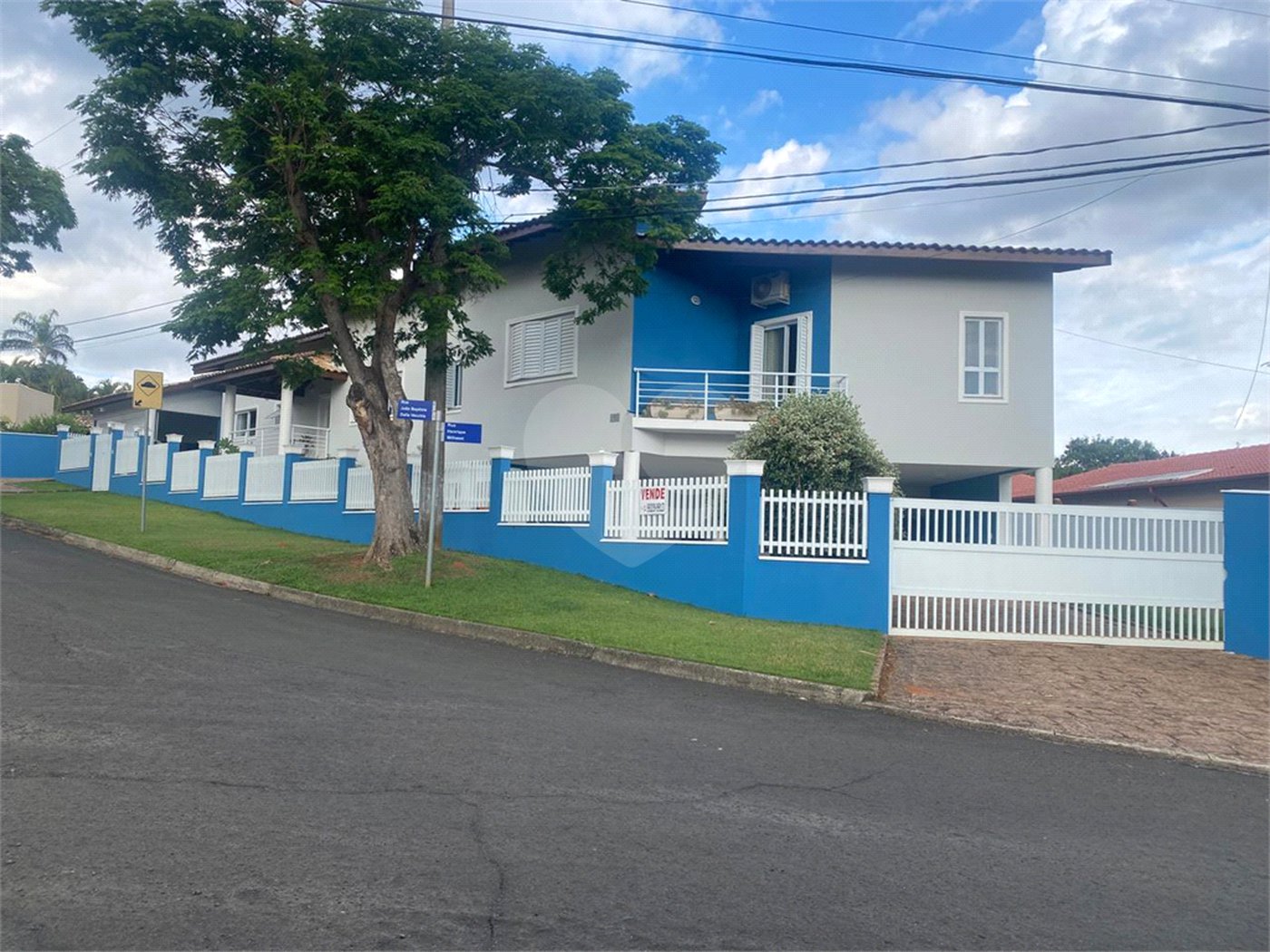 Casa à venda com 5 quartos, sendo 3 suítes, no condomínio Zuleika Jabour, Salto - SP