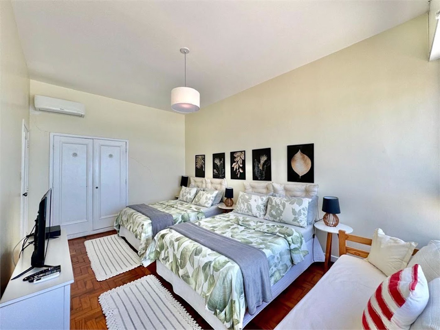 Apartamento Residencial à venda, Pitangueiras, Guarujá - AP0768.