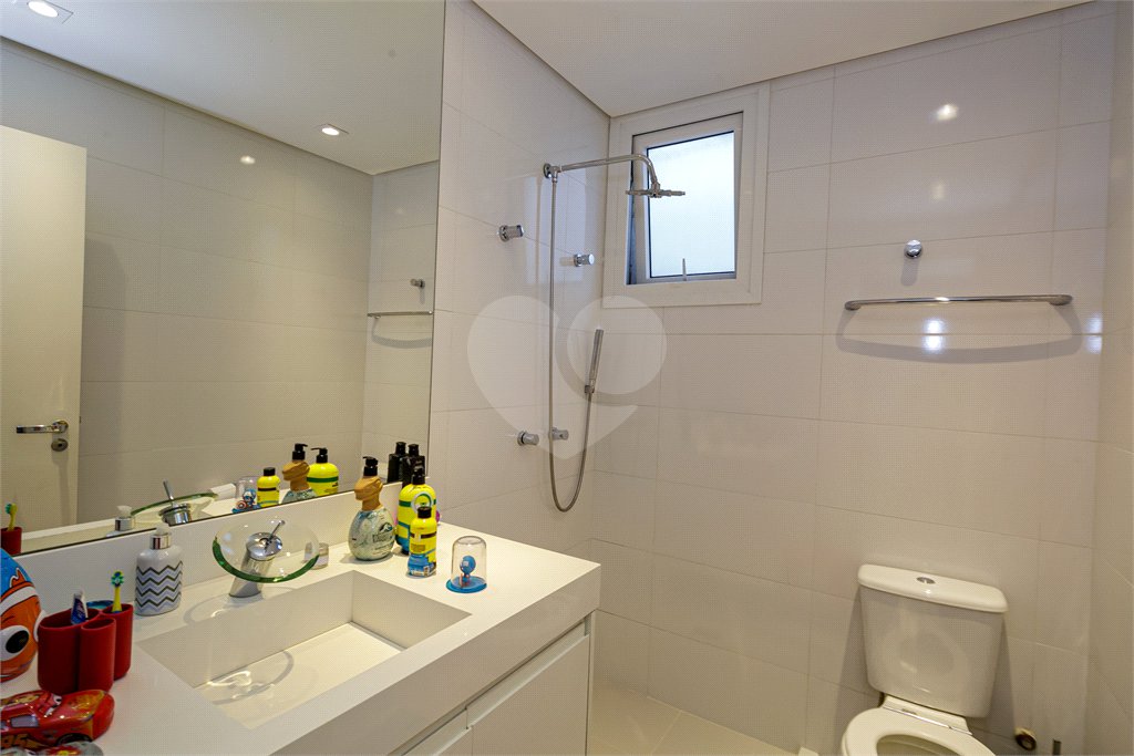 Casa à venda com 3 suítes no condomínio Modigliani, São Paulo - SP