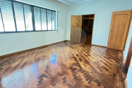 Sobrado à venda com 4 quartos, sendo 1 suíte, em Santana, São Paulo, SP