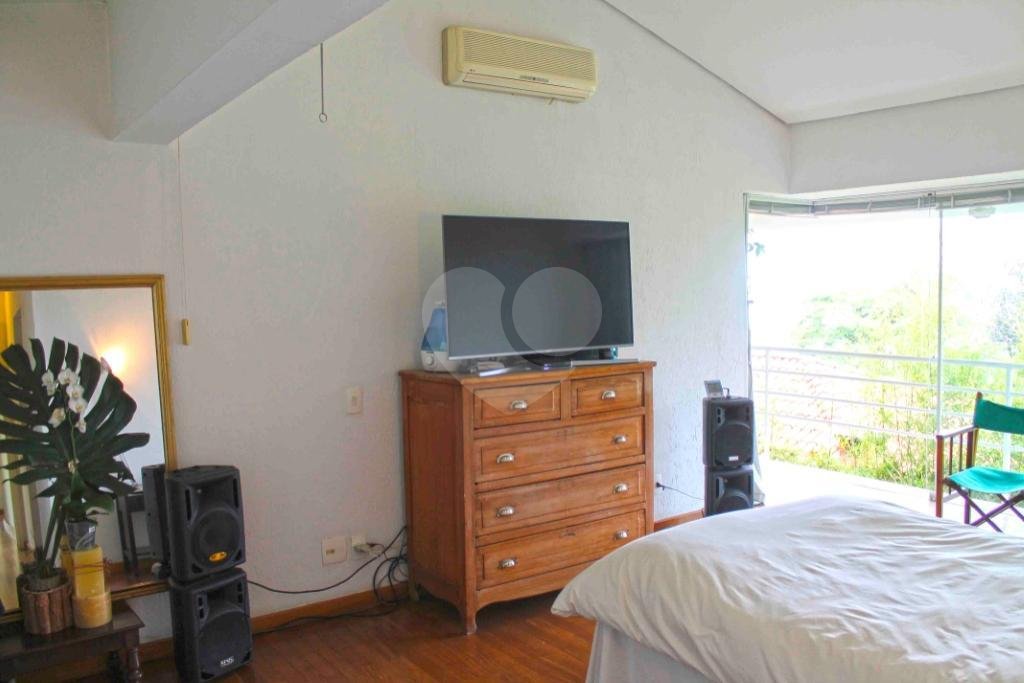 Casa à venda com 3 quartos, sendo 1 suíte, em Guarapiranga, São Paulo, SP