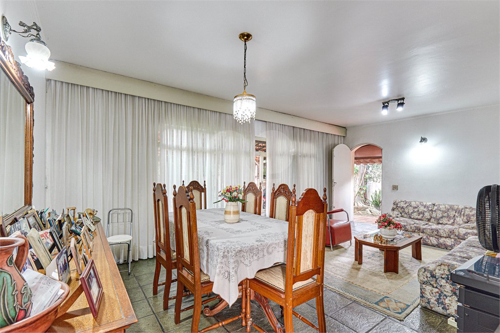 Casa Térrea à venda com 4 quartos, sendo 1 suíte,  em Jardim Prudência, São Paulo, SP