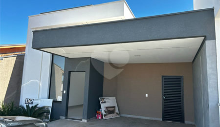 Casa à venda com 2 quartos, sendo 1 suíte,  no condomínio Residencial Marina, Itapetininga - SP