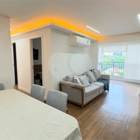 Apartamento à venda com 3 quartos, sendo 1 suíte, em Santo Amaro, São Paulo, SP