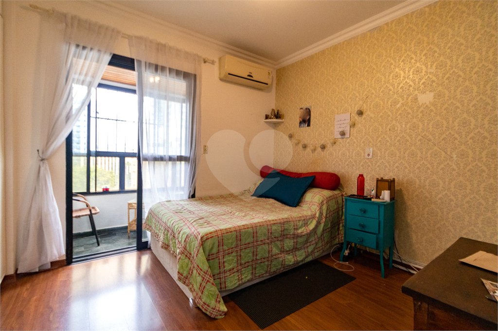 Cobertura à venda com 3 quartos, sendo 2 suítes, em Vila Olímpia, São Paulo, SP