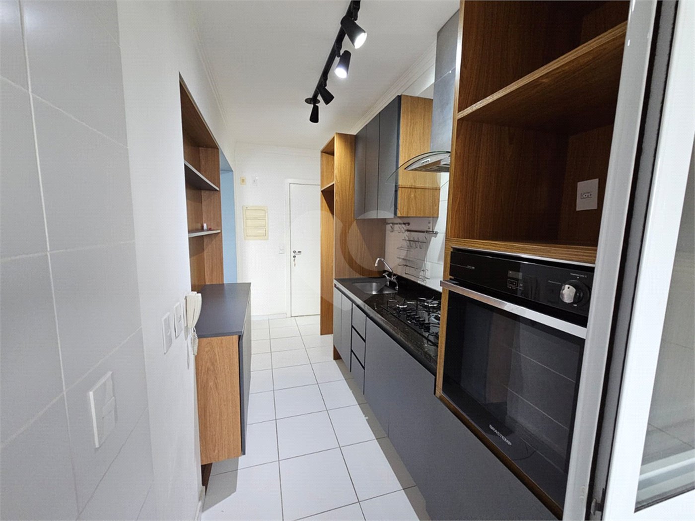 Apartamento à venda com 3 quartos, sendo 1 suíte,  em Vila Santa Catarina, São Paulo, SP