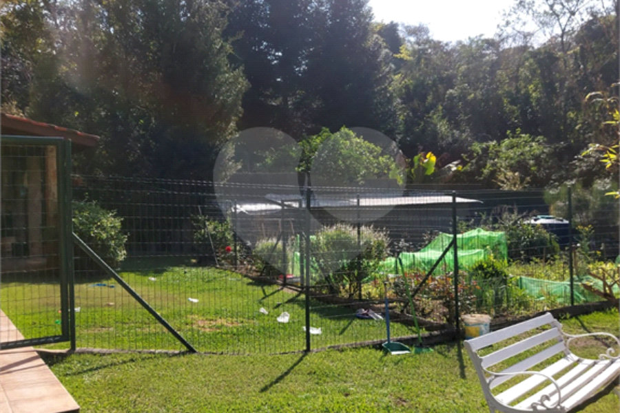 Sobrado à venda com 4 quartos, sendo 1 suíte, em Serra da Cantareira, Mairiporã, SP