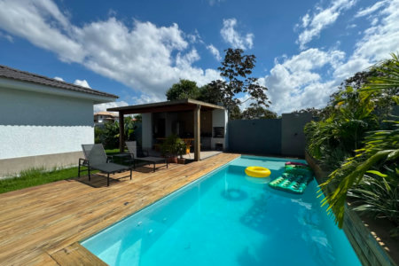 Casa para alugar com 2 suítes, no condomínio Outeiro São Francisco, Porto Seguro - BA