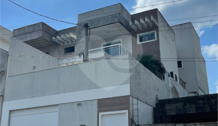 Casa à venda com 3 quartos, sendo 1 suíte,  no condomínio Residencial Green Ville, Rio de Janeiro - RJ