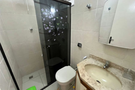Apartamento de 1 Dormitório na Quadra da Praia das Pitangueiras – Localização Privilegiada!