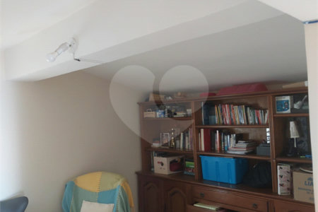 Casa Térrea à venda com 4 quartos, sendo 2 suítes,  em Vila Esperia ou Giglio, Atibaia, SP