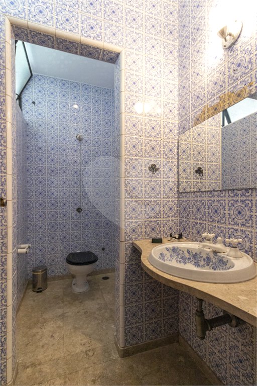 Sobrado à venda com 4 quartos, sendo 2 suítes,  em Vila Morumbi, São Paulo, SP