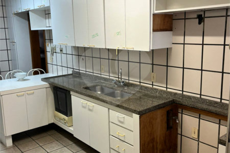 Apartamento à venda com 4 suítes em Vila Uberabinha, São Paulo, SP