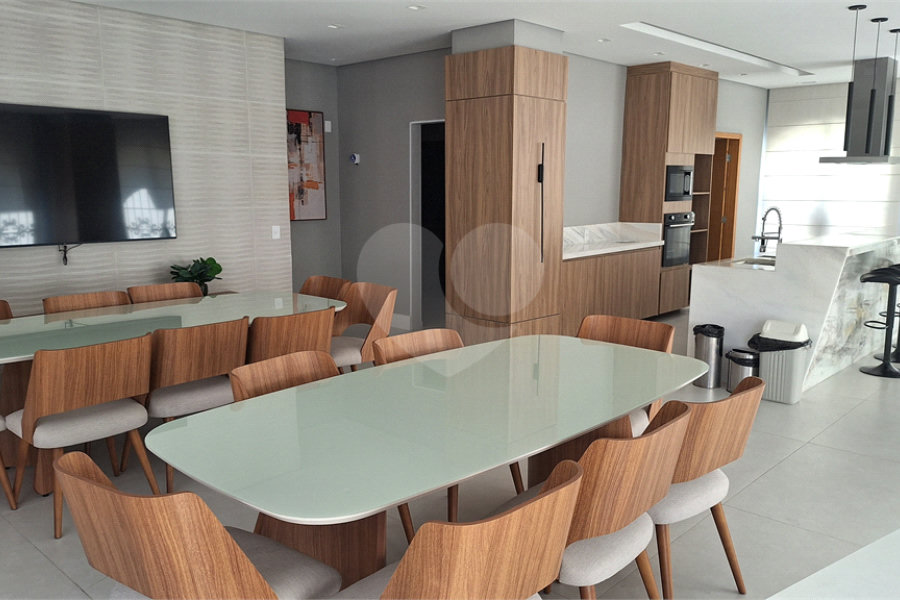 Apartamento a venda em Perdizes, 3 dormitórios, sendo 2 suítes e 2 vagas de garagem